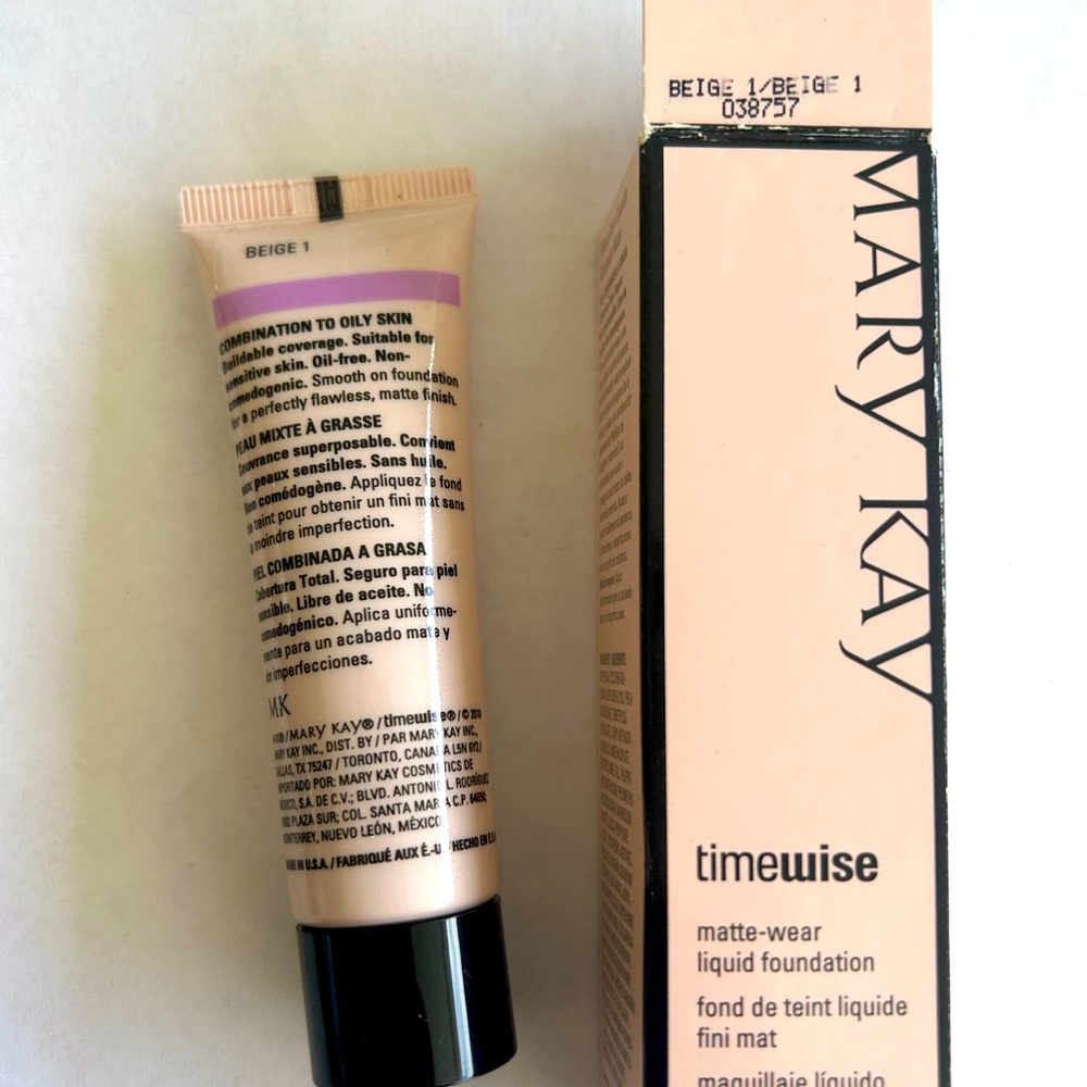 Mary Kay Timewise Matte-Wear Liquid Foundation in Beige 1